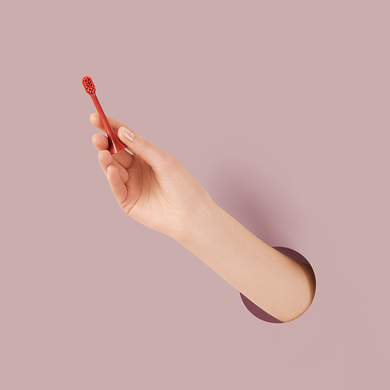Do you know the correct way to use an electric toothbrush?